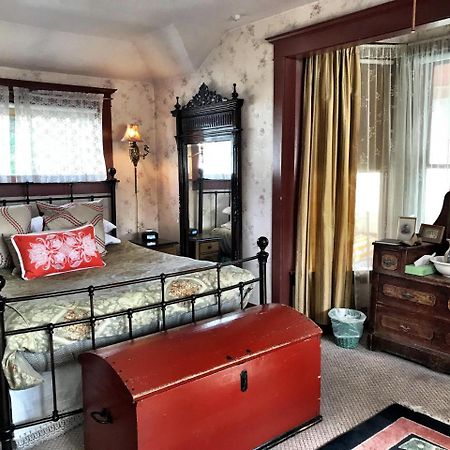 Historic Skagway Inn Bagian luar foto
