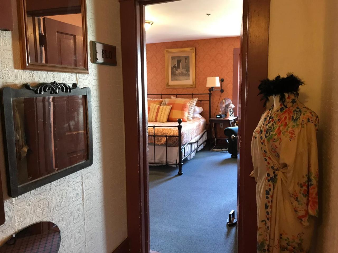 Historic Skagway Inn Bagian luar foto